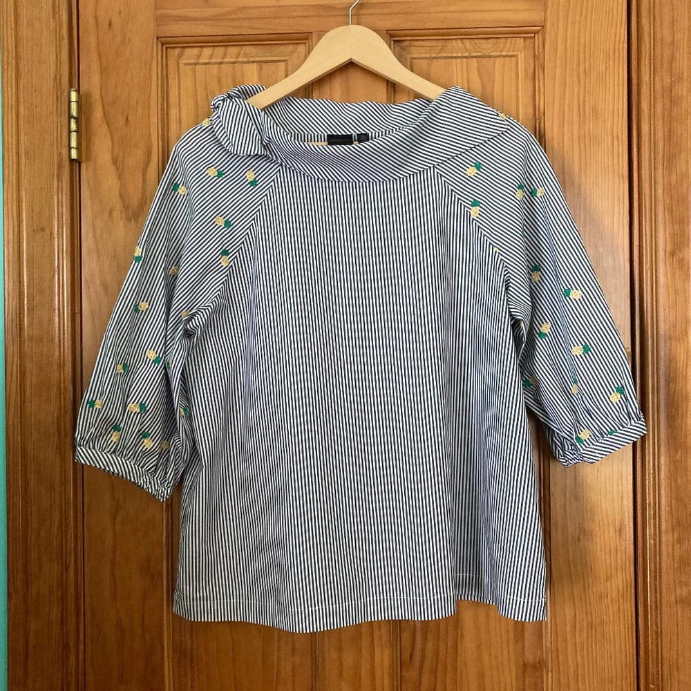 Women’s Rafaella gray and white striped blouse with 3/4 length pineapple sleeves
